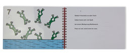 aufgeschlagenes Buch mit Ringbindung, Motiv links Frösche, die ins Wasser springen