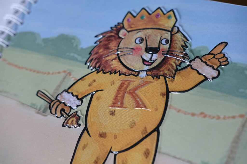 Tastbare Abbildung eines Löwen mit Krone