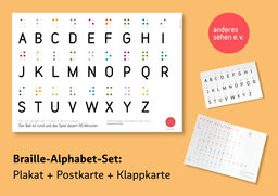 Drei Braillealphabet in verschiedenen Größen und Formaten: als Plakat, als Postkarte und als aufklappbare Karte