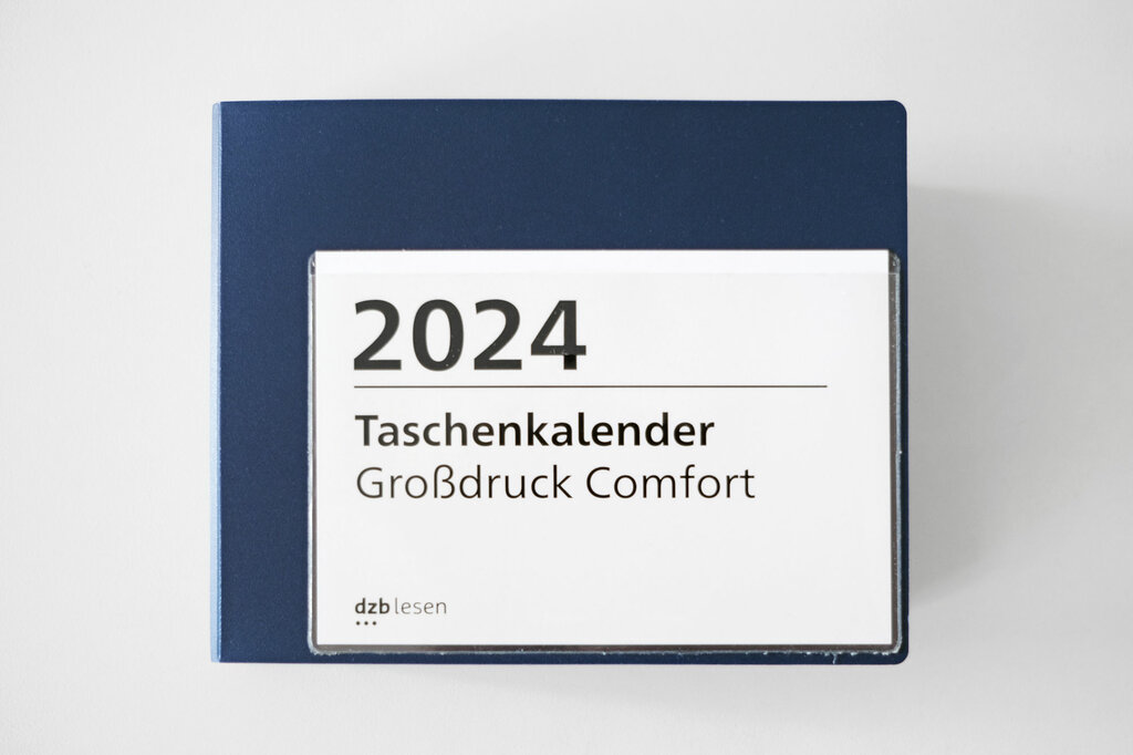Vorderseite Taschenkalender 2024 in Großdruck