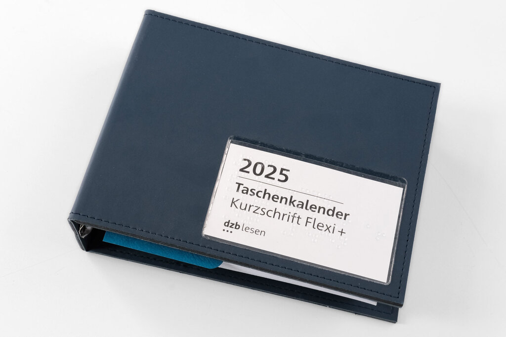 Vorderseite Ringordner Kurzschrift-Taschenkalender aus blauem Kunstleder