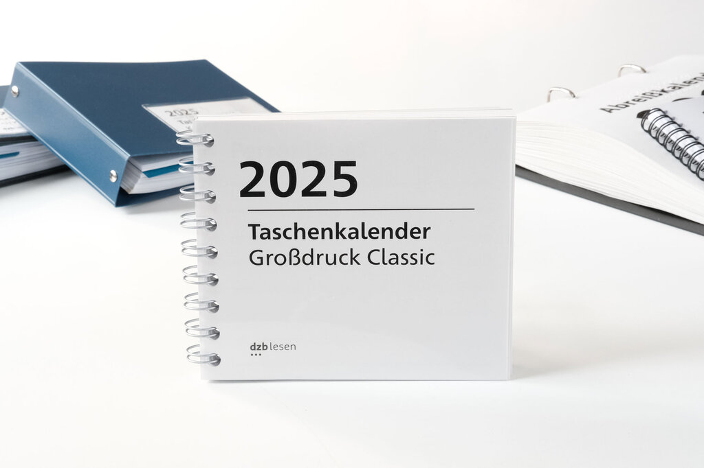 Vorderseite Taschenkalender 2025 in Großdruck mit Spiralbindung