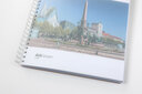 Vergrößerungsansicht: Ausschnitt vom Buchcover vom Reiseführer Leipzig und das Heide- und Burgenland – unterwegs in Sachsen. Ein Tourismusführer von Kerstin Sucher, adaptiert in Braille-Vollschrift, Großdruck und taktilen Reliefs.