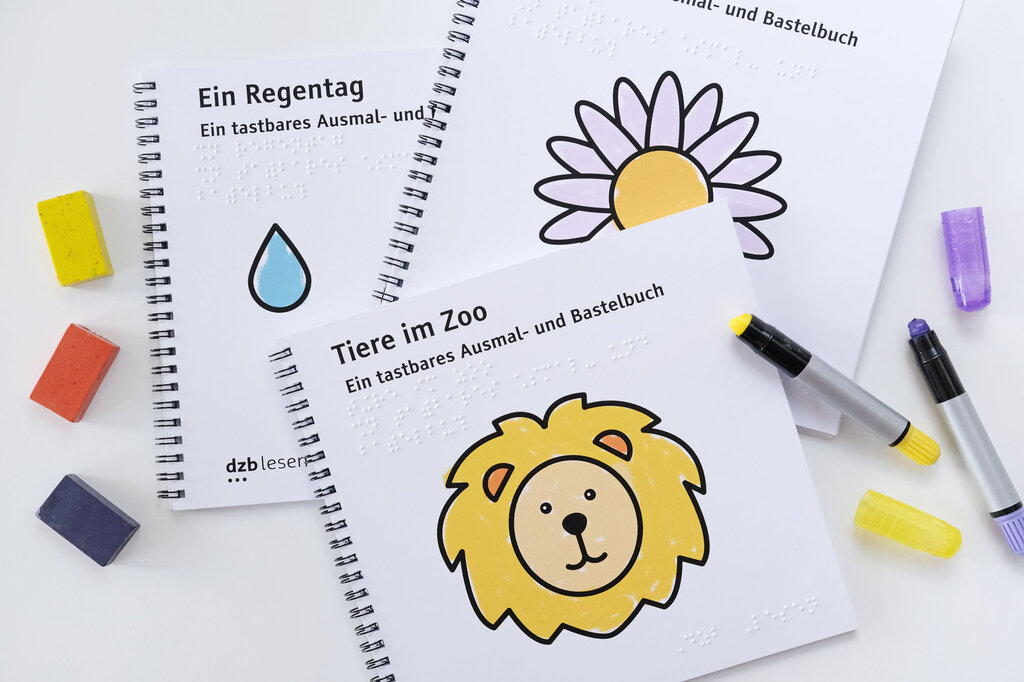 Drei Ausmalbücher zum Thema Tiere, Blüten und Regen