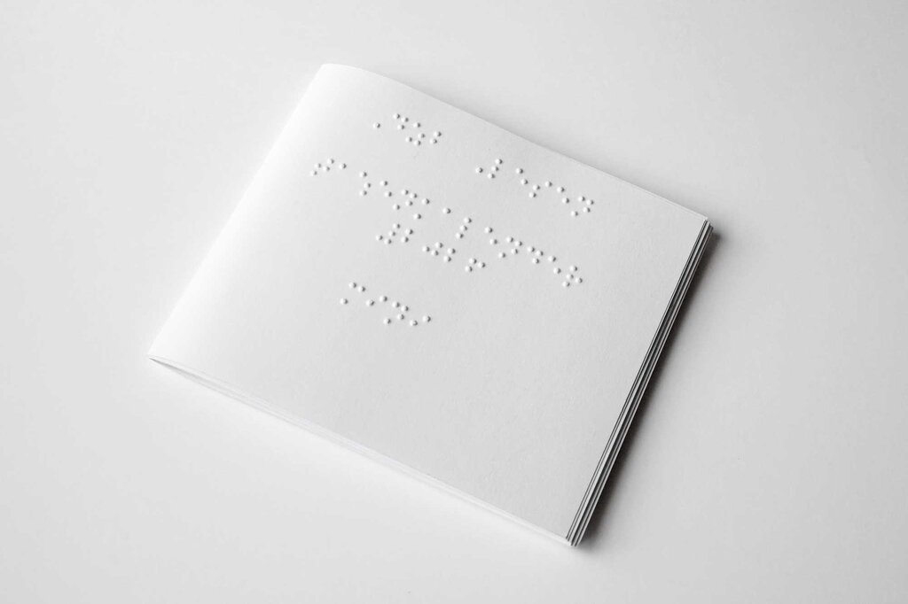 Kleiner Taschenkalender in Brailleschrift, geheftet, A6-Größe