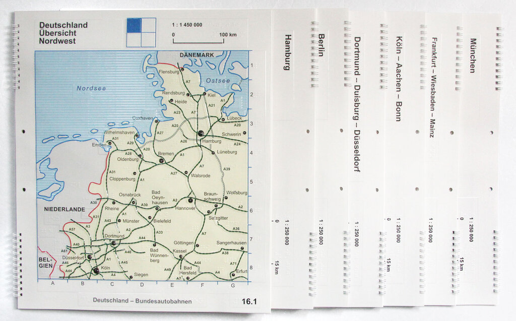 Taktil gestaltetes Set mit Reliefkarten der bundesdeutschen Autobahnen