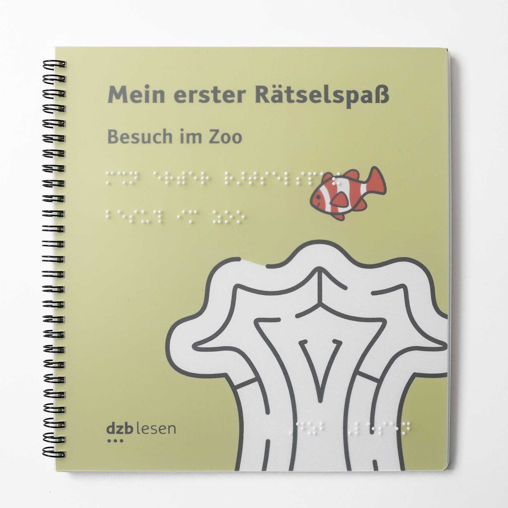 Ringbuch »Mein erster Rätselspaß - Besuch im Zoo« mit farbigem Buchcover, hellgrün mit einem kleinen orange-weiß gestreiftem Fisch und einer Koralle.