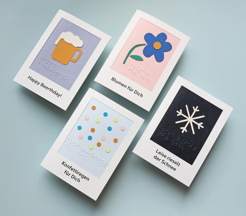 Mehrere Grußkarten, taktil gestaltet als Papiercollagen