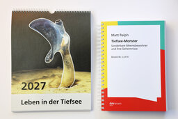 Set: Relief-Wandkalender 2027 «Leben in der Tiefsee« plus Ralph: »Tiefsee-Monster (VS)